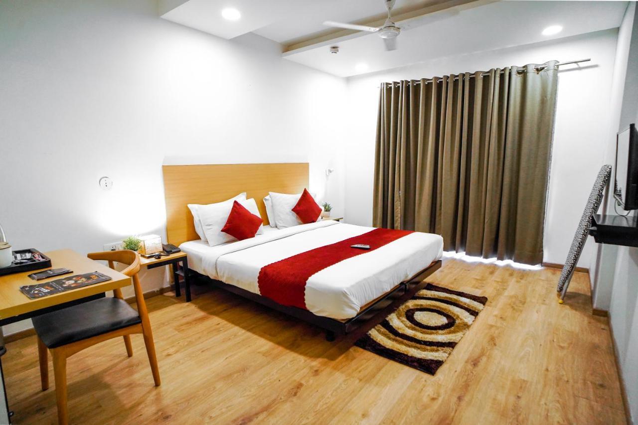 Saltstayz Express - Medicity Near Medanta Hospital Gurgaon Bagian luar foto